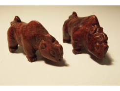 H2010021 Hout. Wortelhouten mini neushoorn handgesneden (netsuké). LxHxB : 4,5x2,5x2,5 cm.